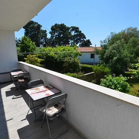 شقة Classic And Elegant With Balcony