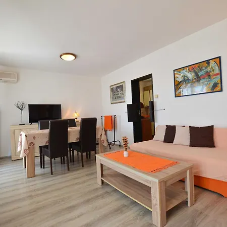 Classic And Elegant With Balcony شقة