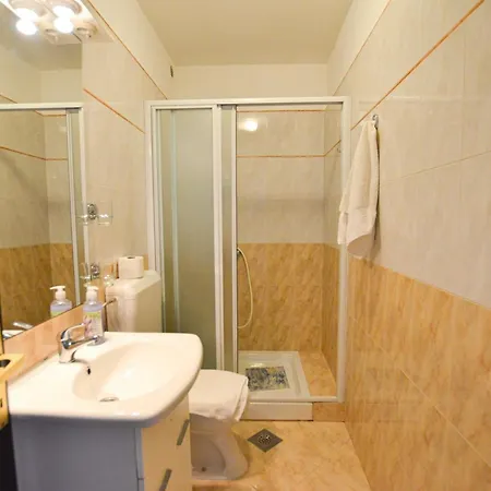 Classic And Elegant With Balcony * روفينج