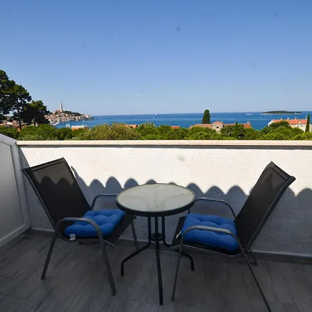 Apartmán Classic And Elegant With Balcony *