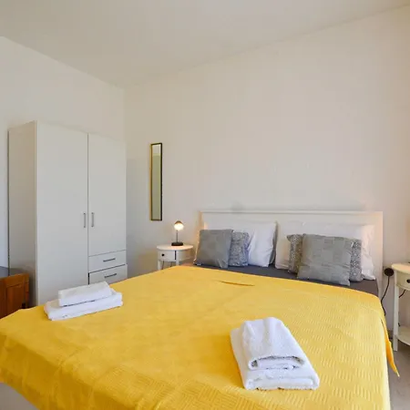 Classic And Elegant With Balcony * Rovinj
