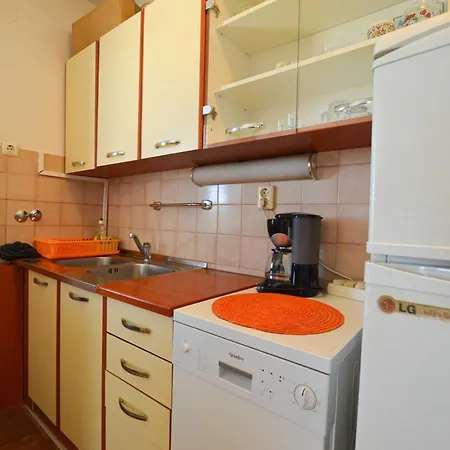 Apartment Classic And Elegant With Balcony *
