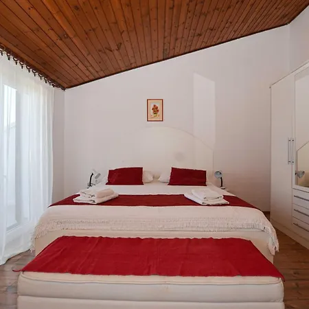 Classic And Elegant With Balcony Rovinj